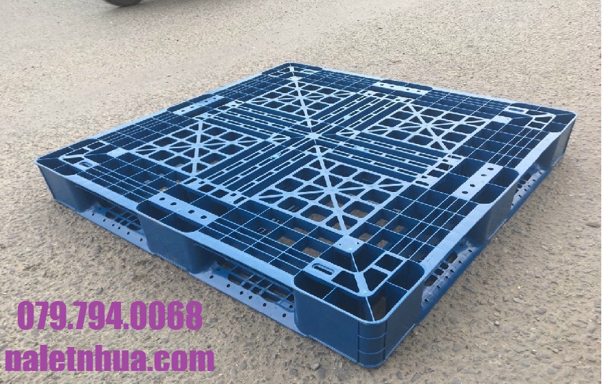 In Logo Lên Pallet Nhựa, In Chữ Lên Pallet Nhựa
